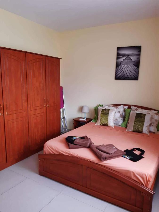 Twins Apartments Flic en Flac Bagian luar foto