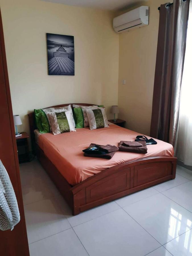 Twins Apartments Flic en Flac Bagian luar foto