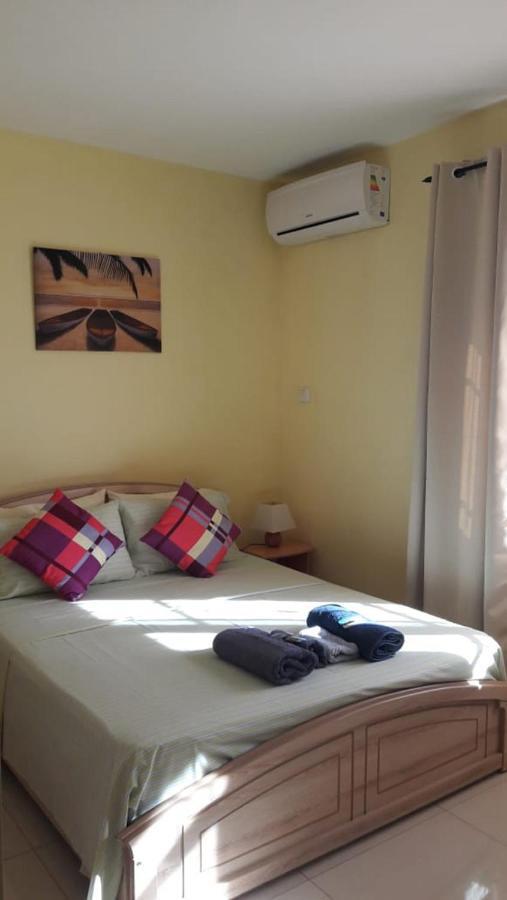Twins Apartments Flic en Flac Bagian luar foto